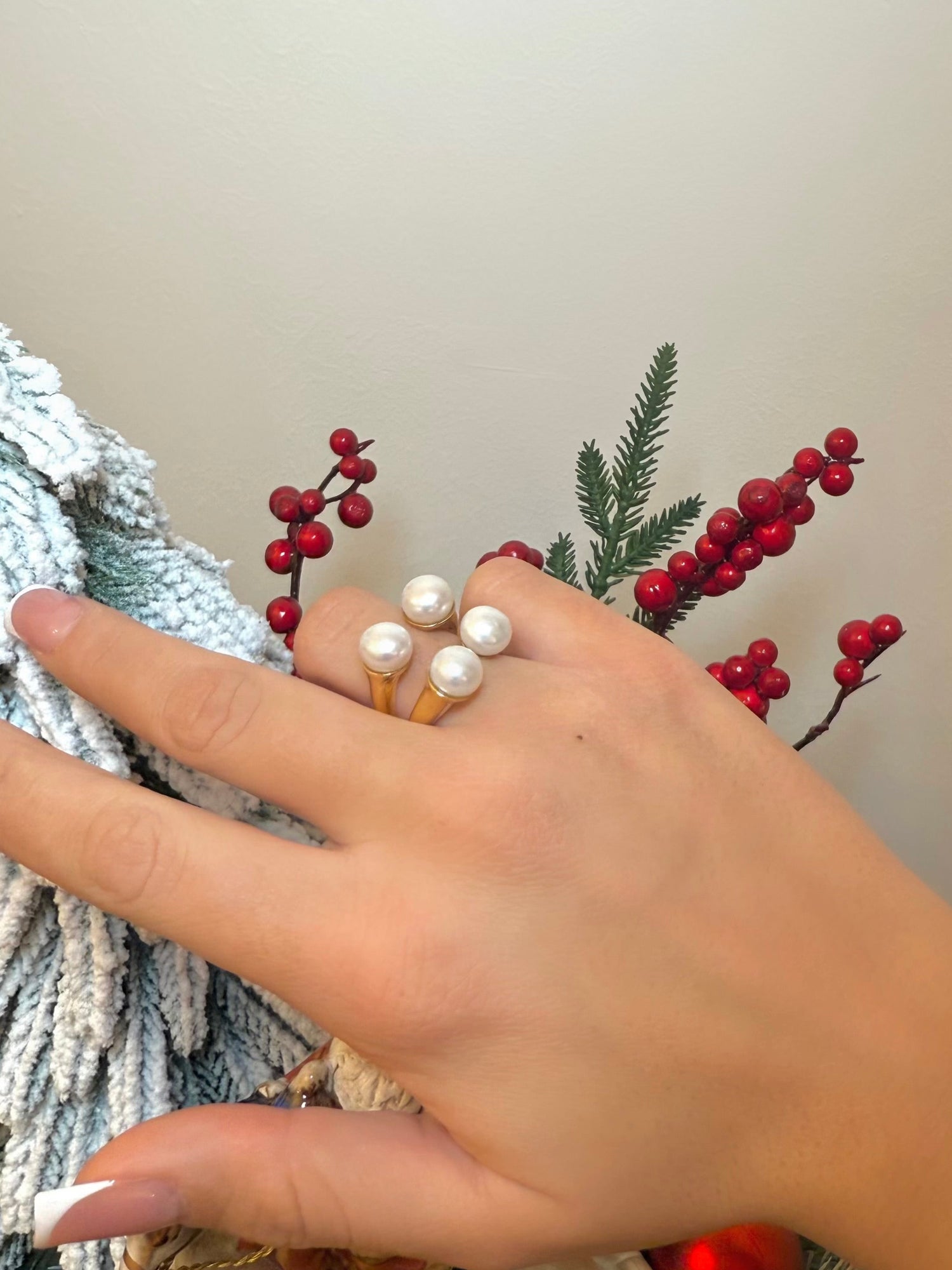 Four-pearl ring