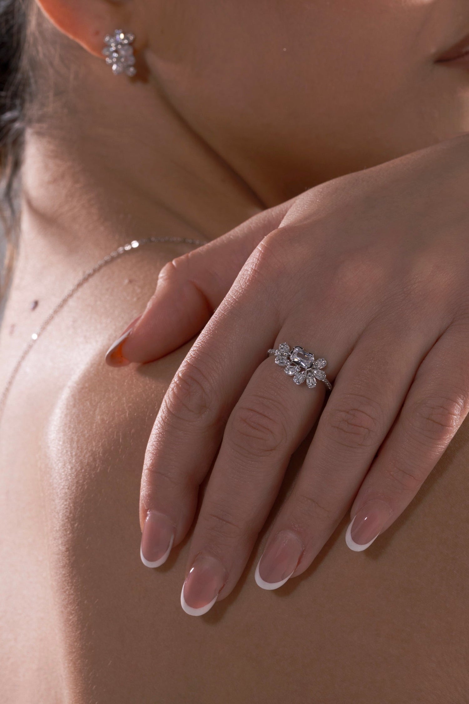 Anello petali di luce