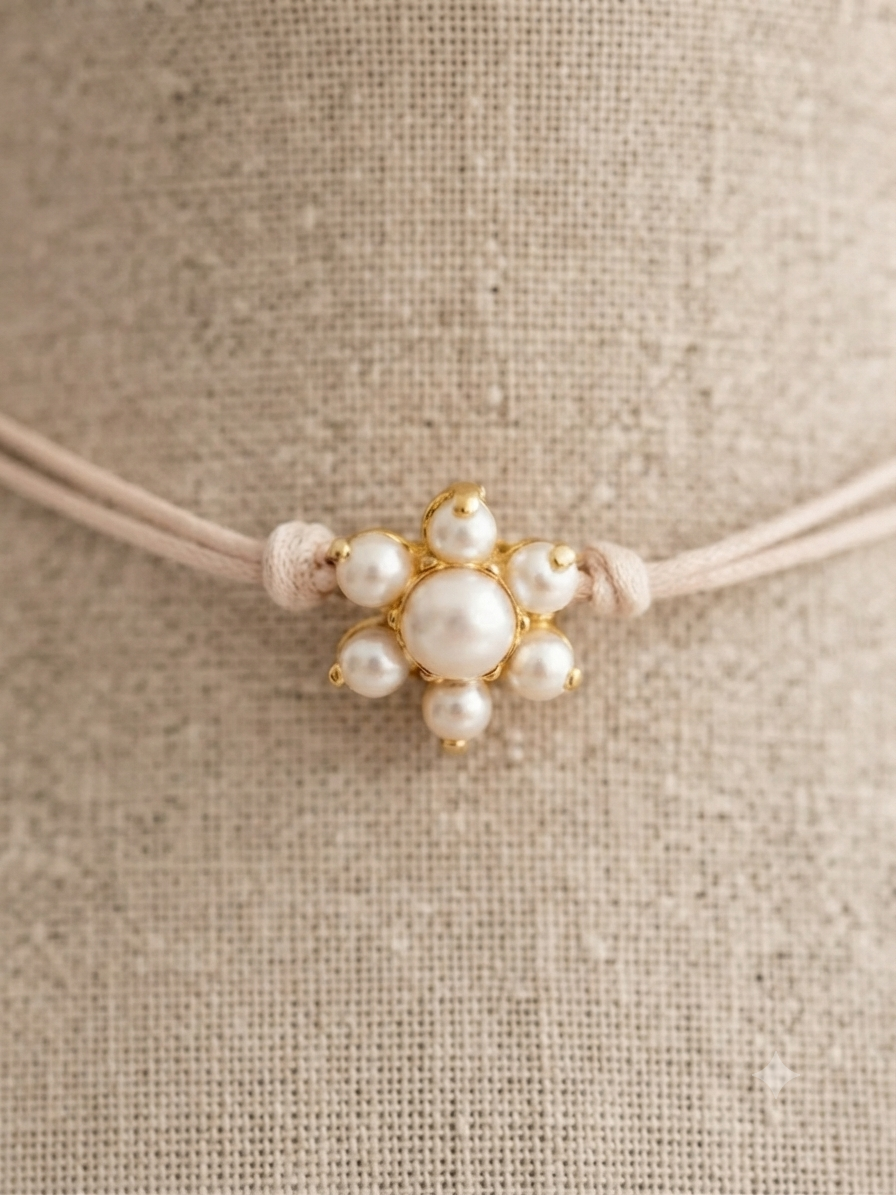 Choker fiore in perle