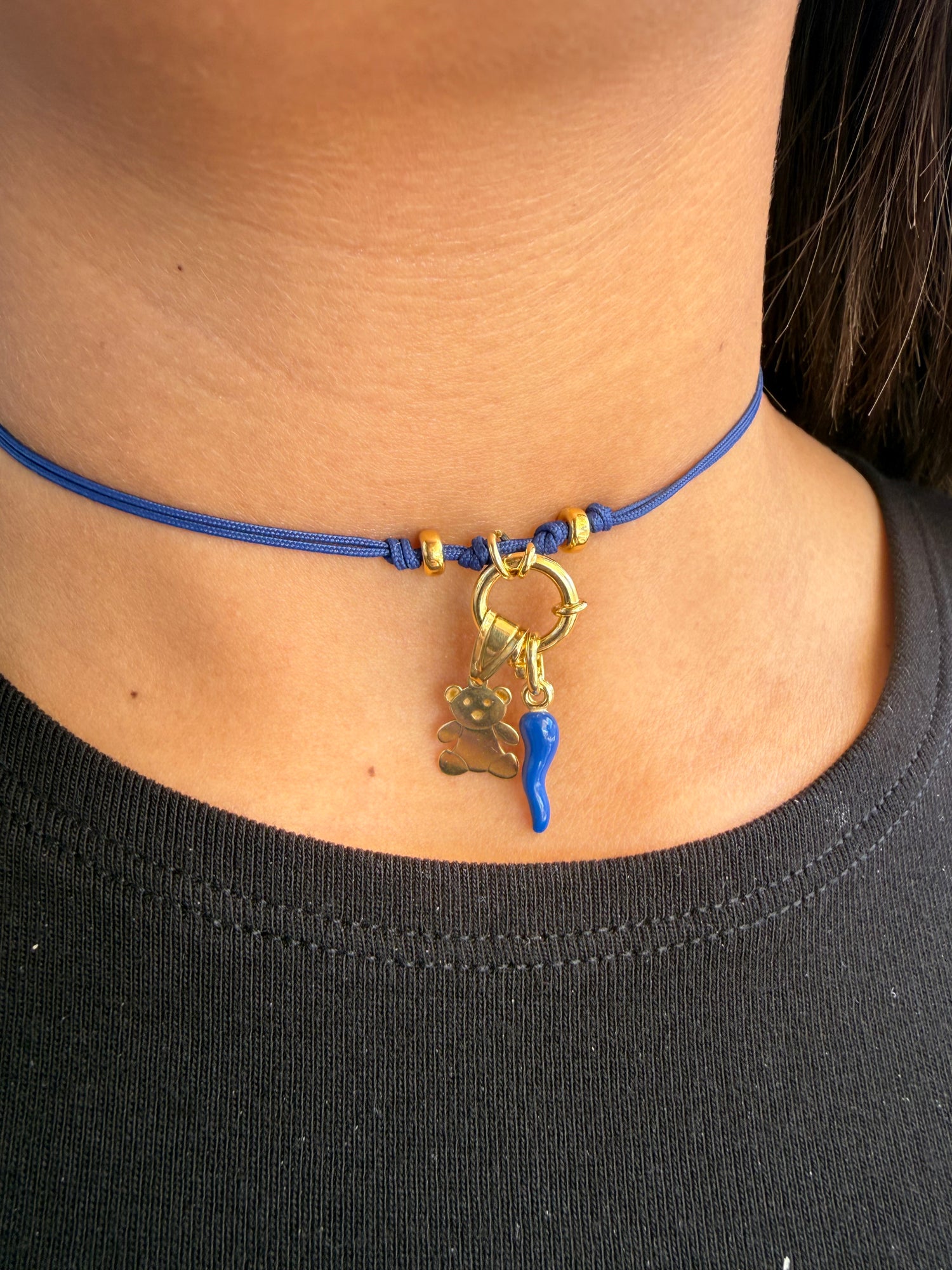 Choker Blue con anello e ciondoli