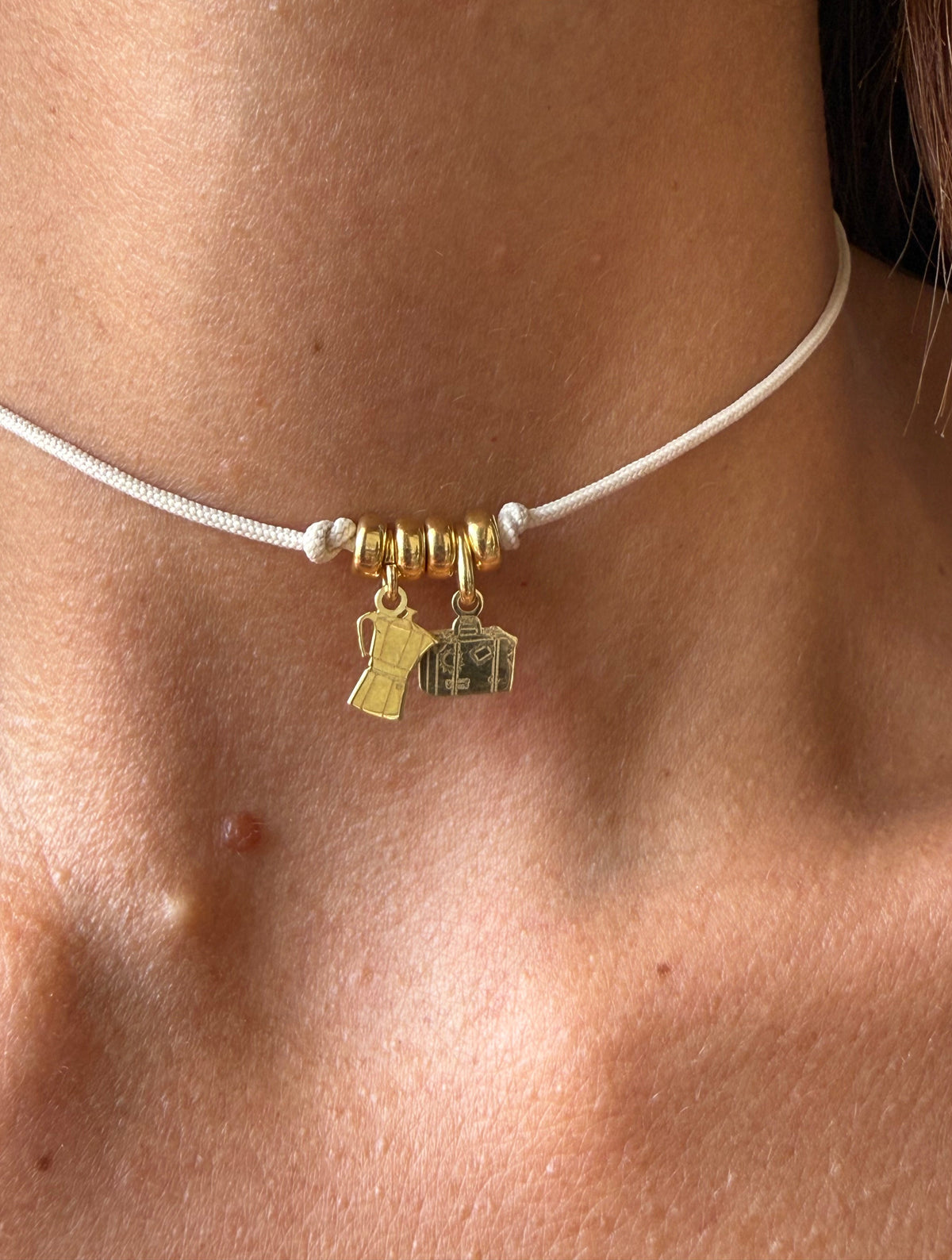 Choker moka,travel