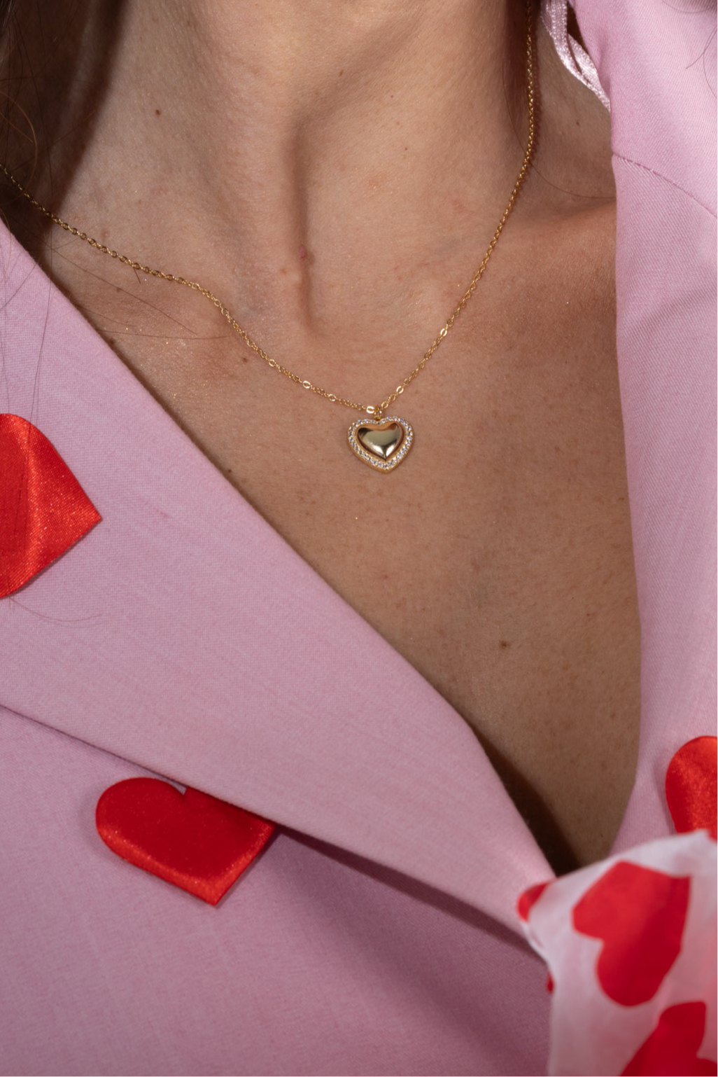 Collana con cuore bombato con strass