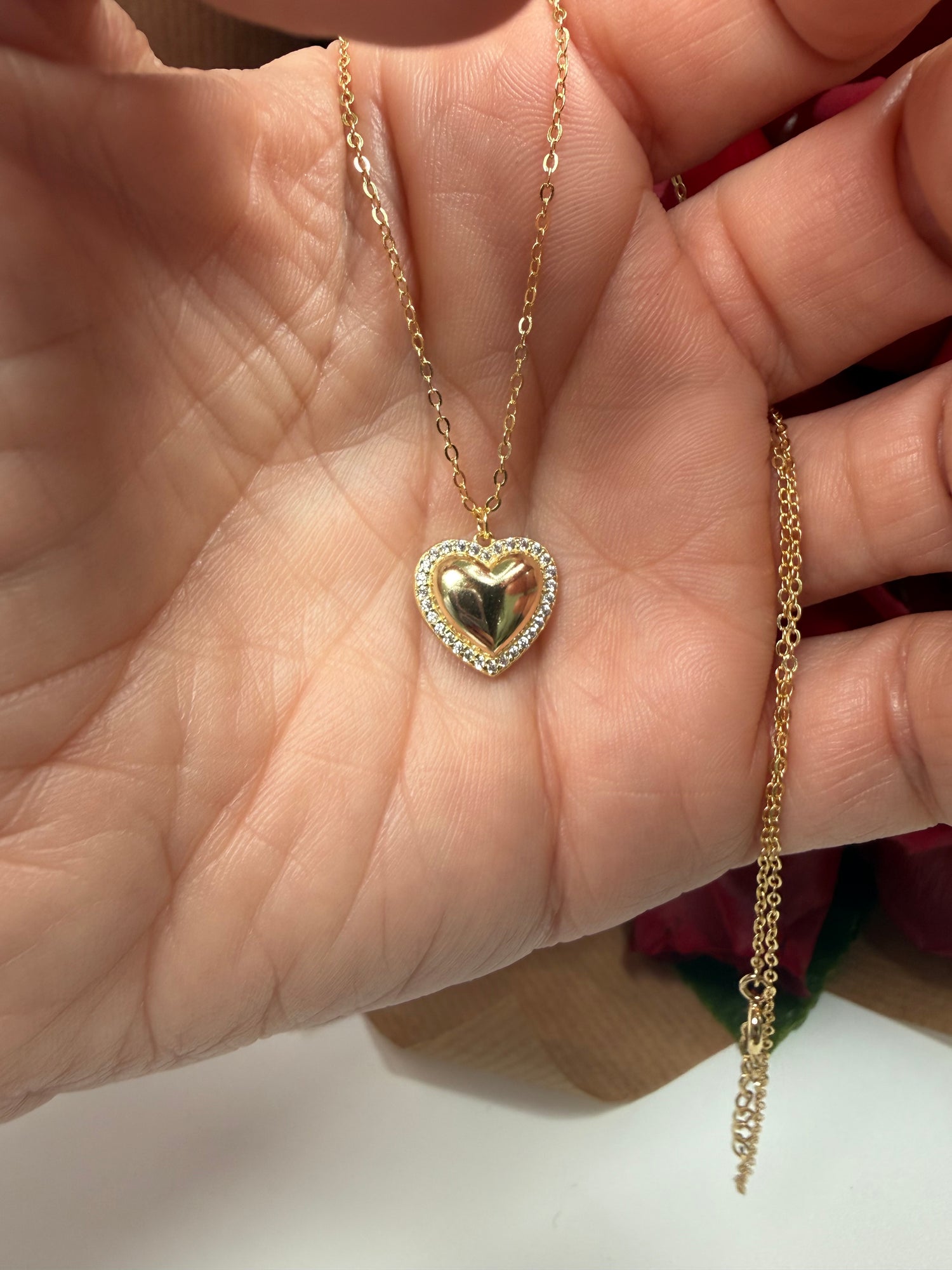 Collana con cuore bombato con strass