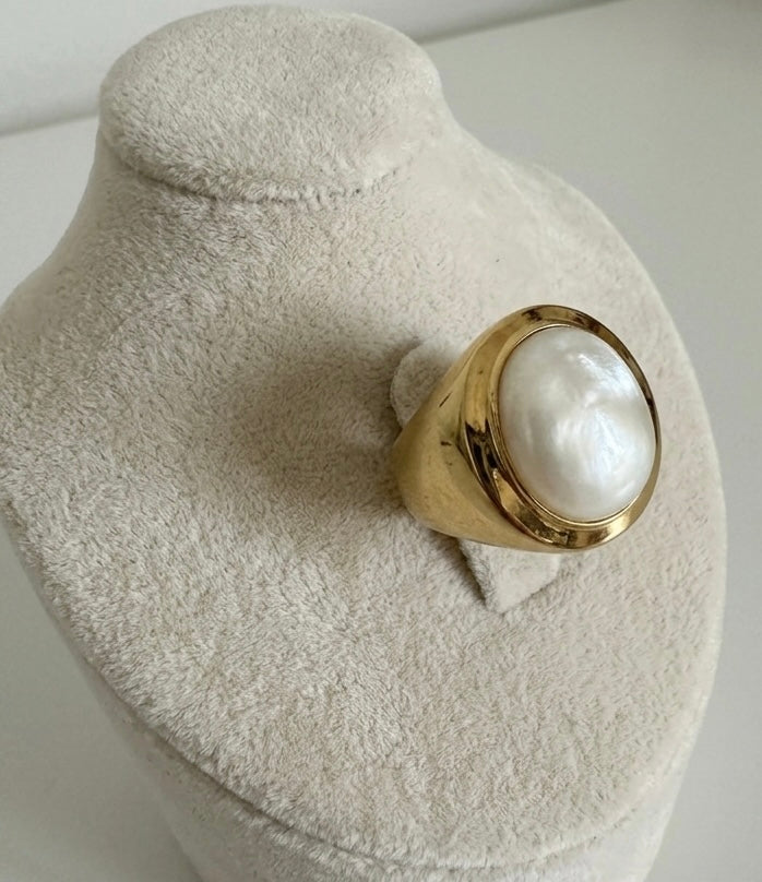 Anello ovale in madreperla primavera