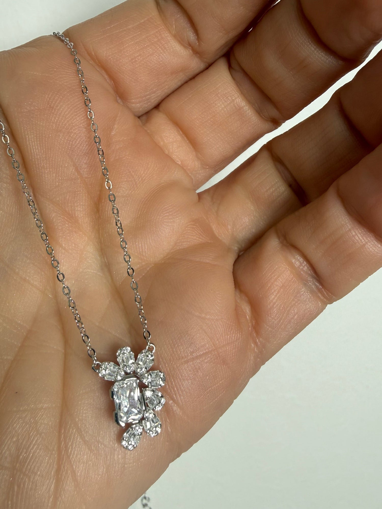 Collana petali di luce