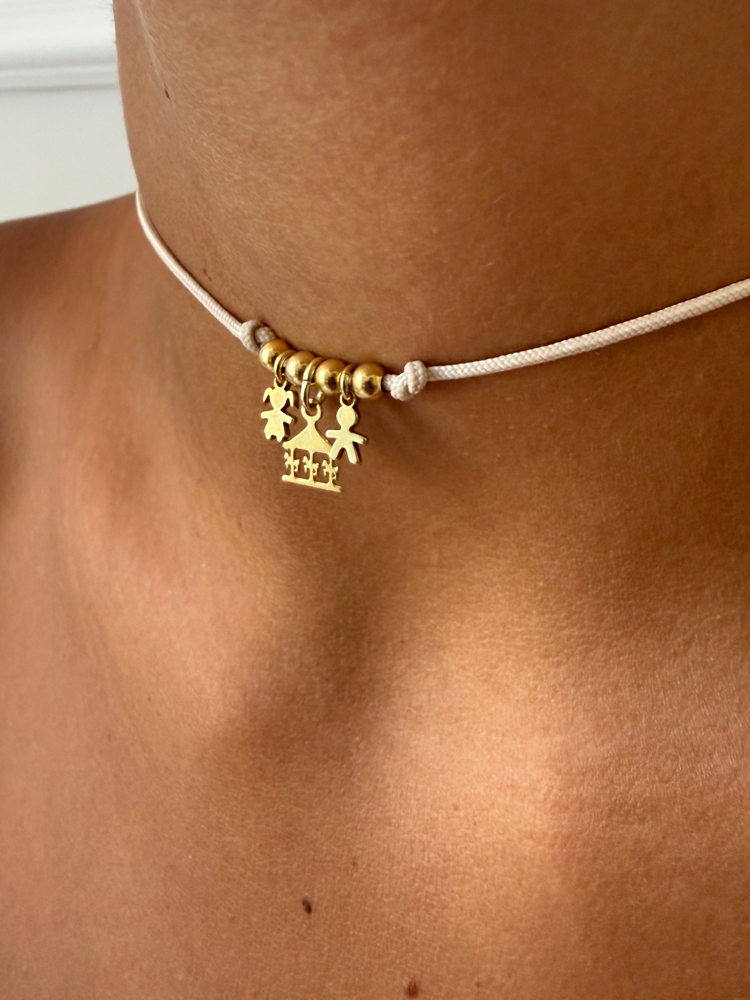 choker Carousel Memories