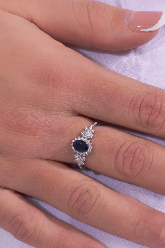 Anello ovale zaffiro