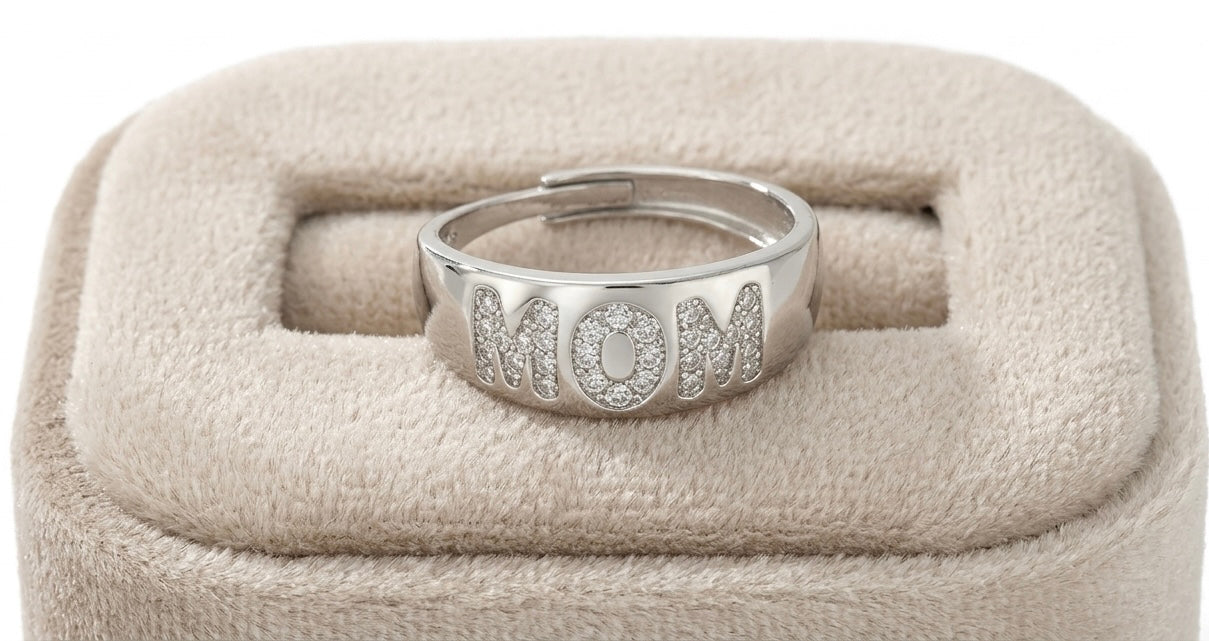 Anello con scritta mom zirconi