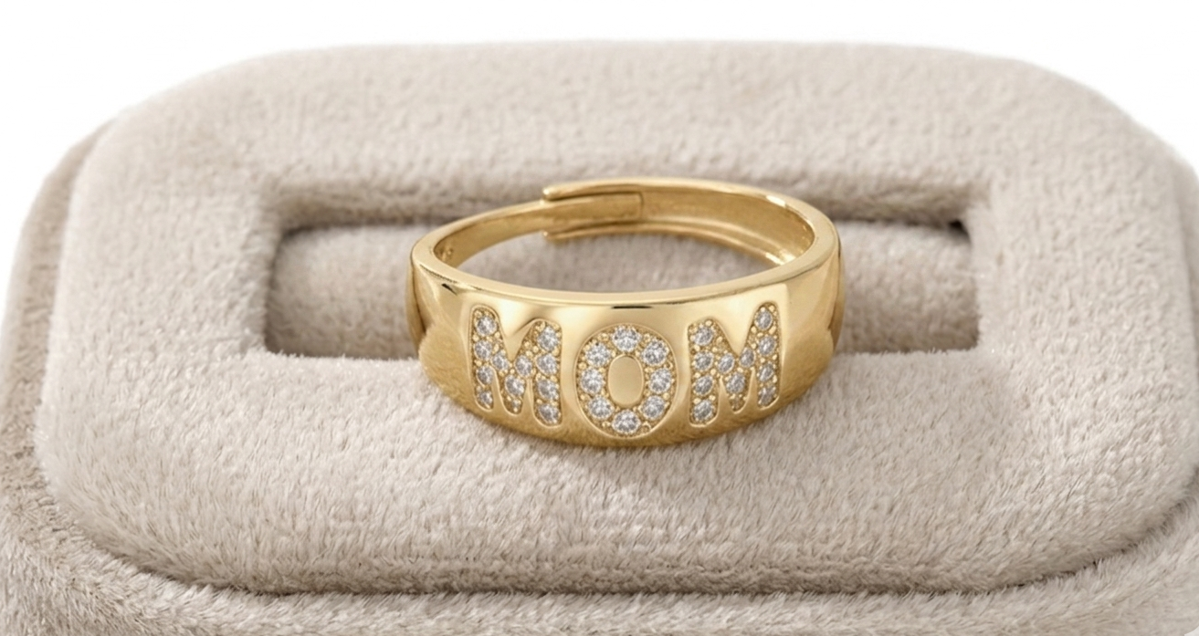 Anello con scritta mom zirconi
