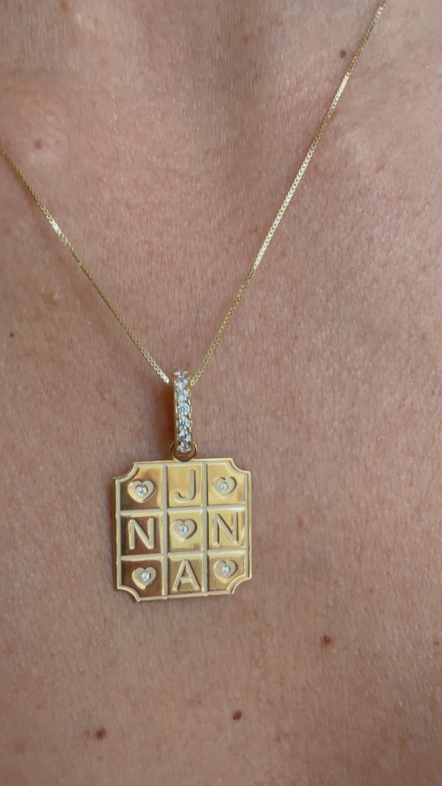 Collana con ciondolo tris prezioso